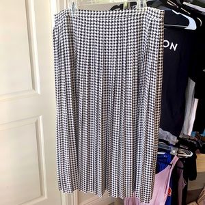 NWT J Crew Houndstooth Skirt Black & White